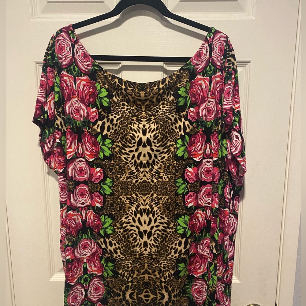Betsey Johnson, boat neck soft top